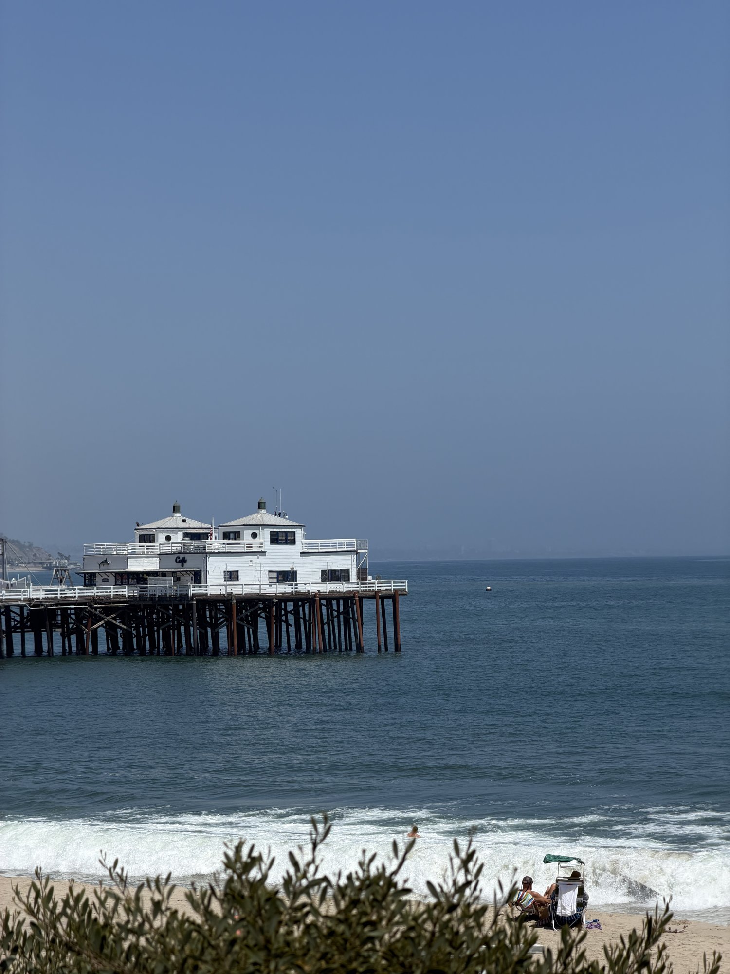 Malibu pier and the Pacific Ocean